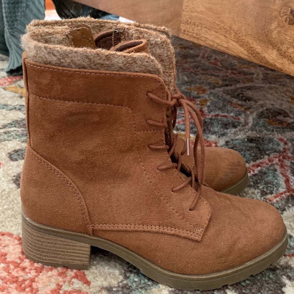 Target kids boots, girls, brown, used, comfortable, size 7.